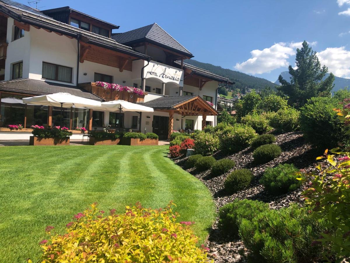 Hotel Arnaria Ортизеи Экстерьер фото