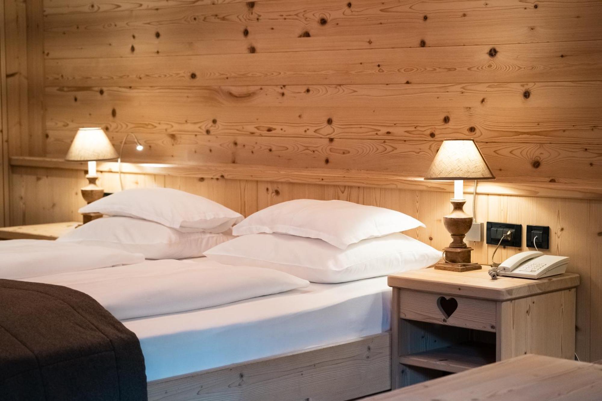 Hotel Arnaria Ортизеи Экстерьер фото
