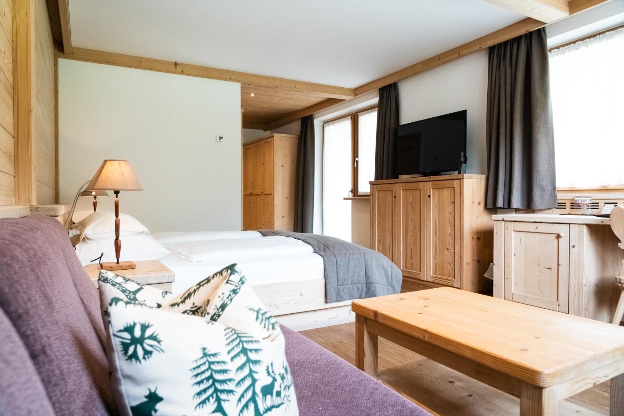 Hotel Arnaria Ортизеи Экстерьер фото