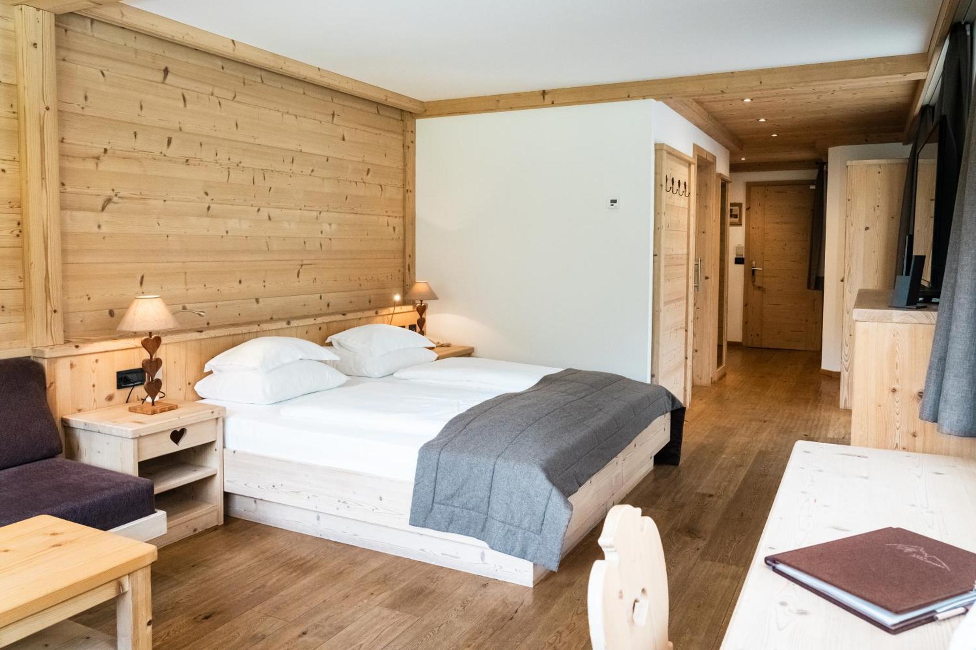 Hotel Arnaria Ортизеи Экстерьер фото