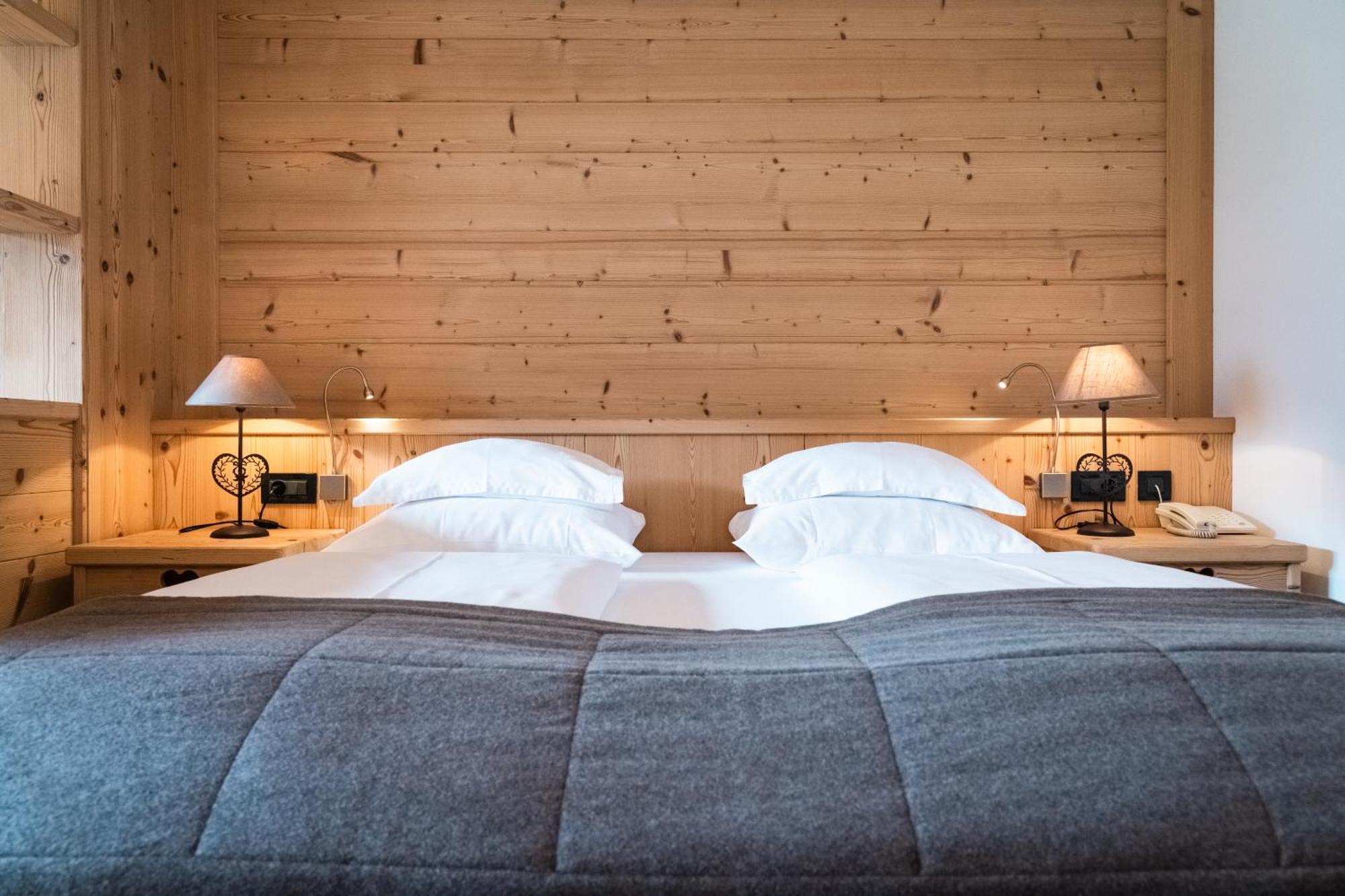 Hotel Arnaria Ортизеи Экстерьер фото