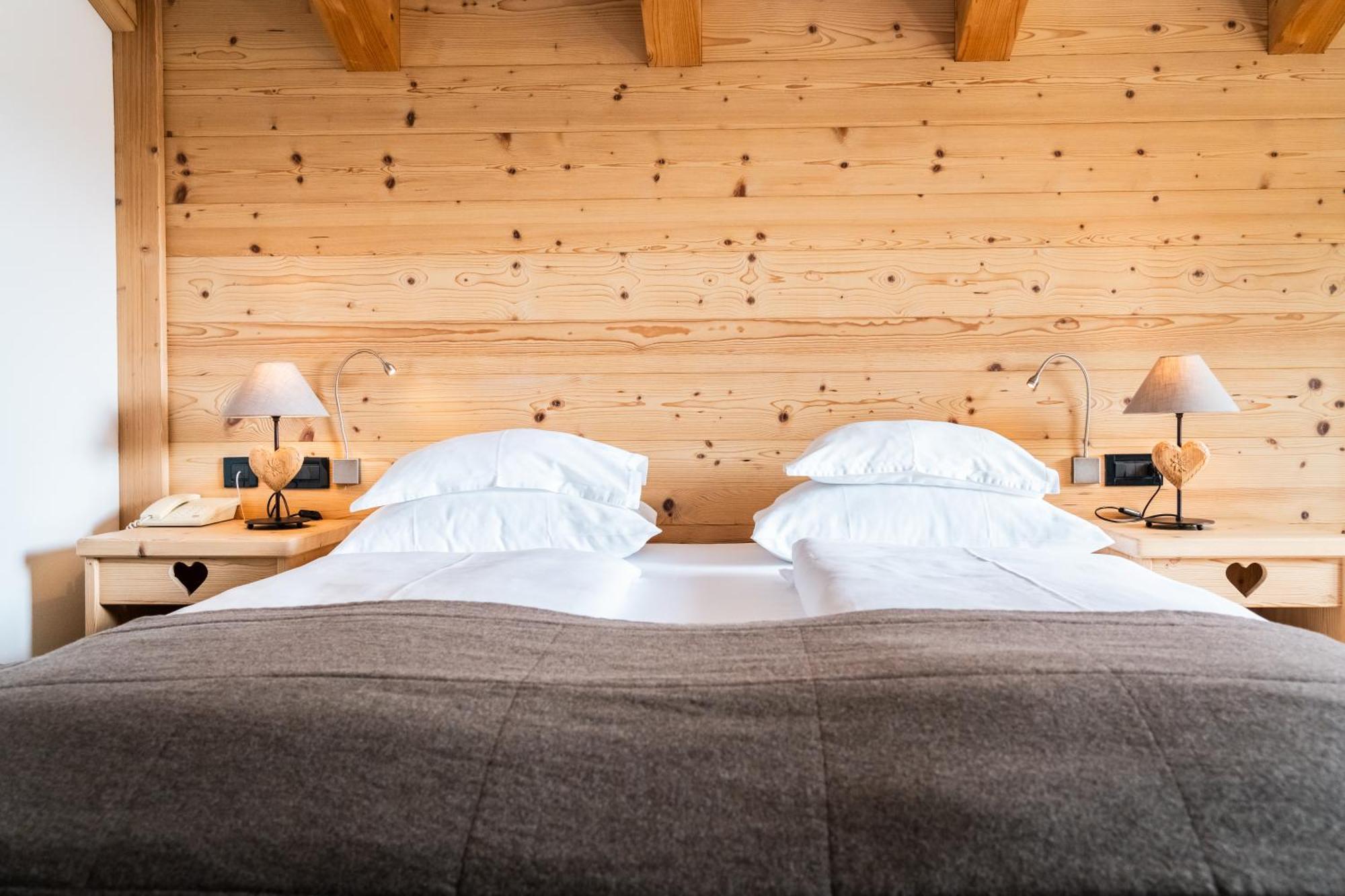 Hotel Arnaria Ортизеи Экстерьер фото