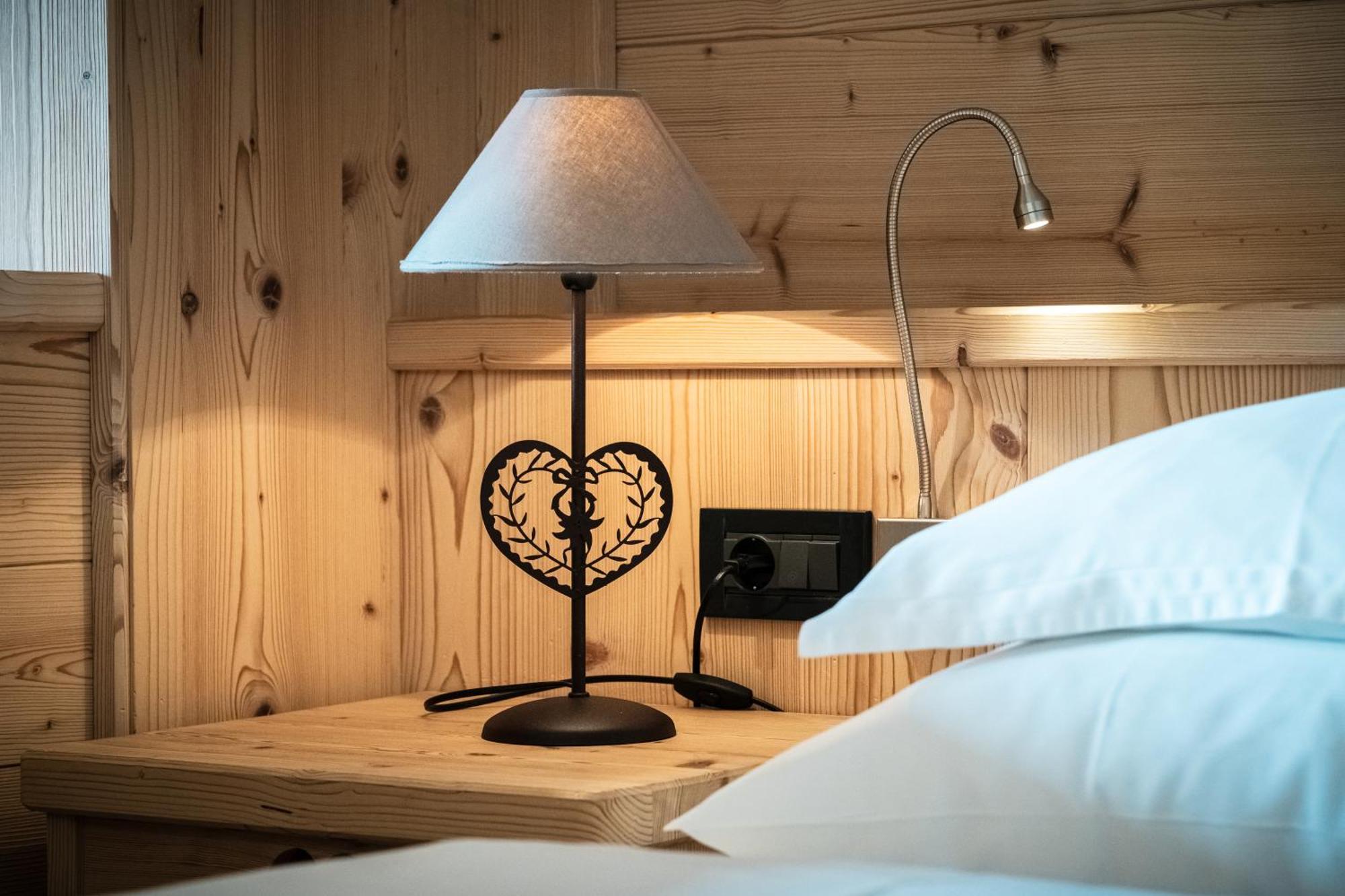 Hotel Arnaria Ортизеи Экстерьер фото