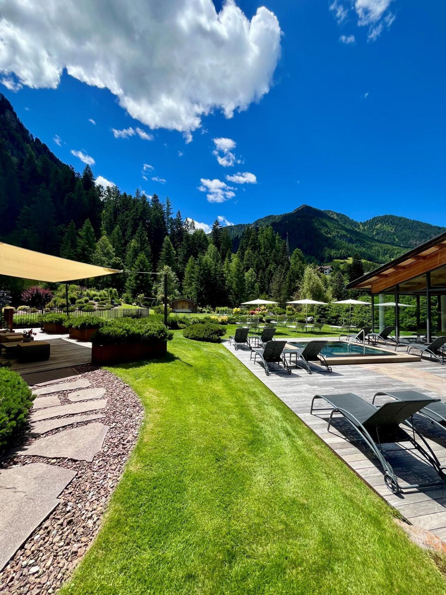 Hotel Arnaria Ортизеи Экстерьер фото