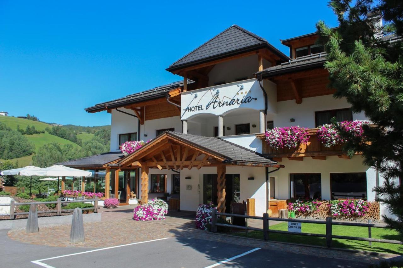 Hotel Arnaria Ортизеи Экстерьер фото